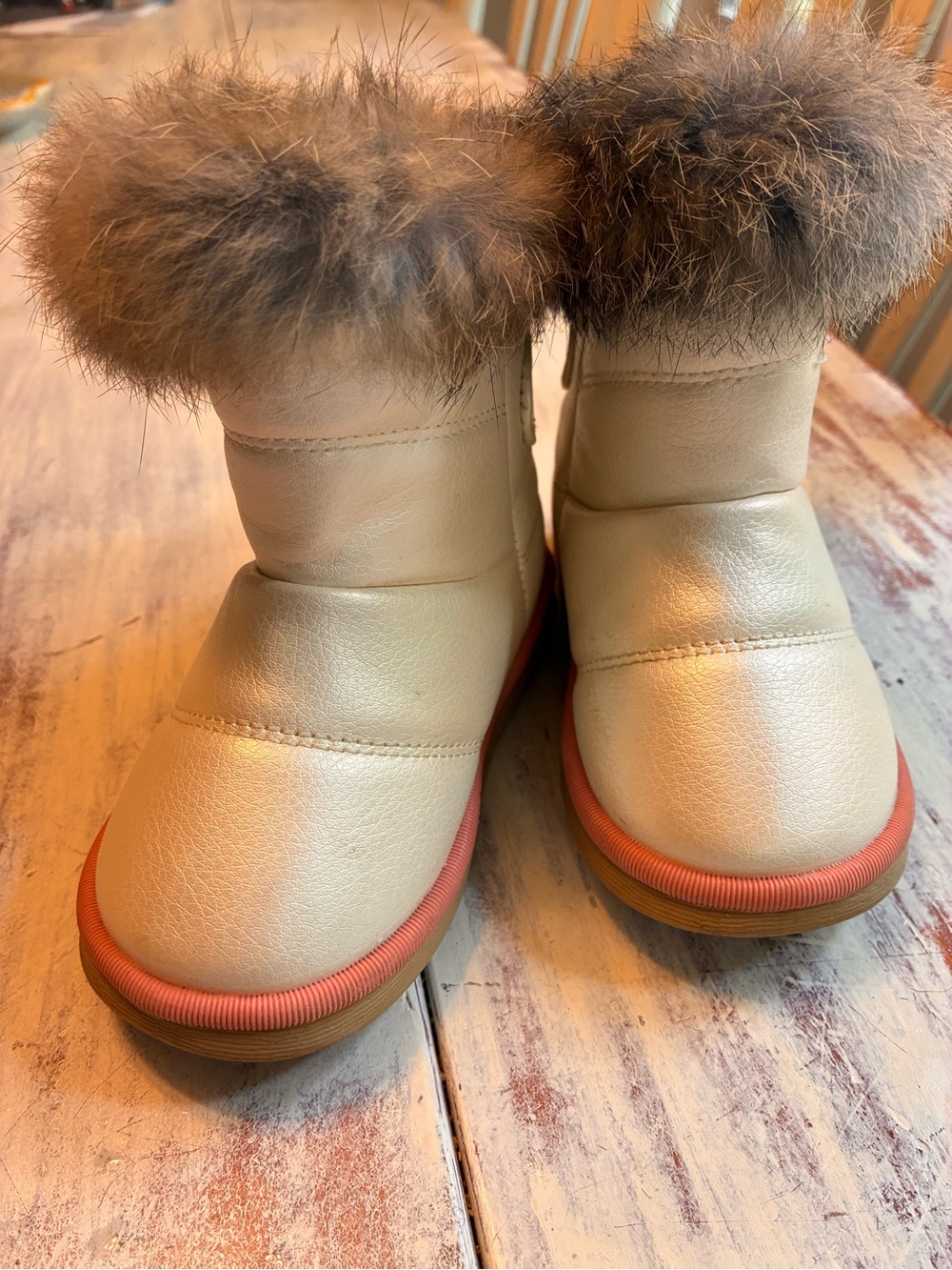 Comfy Kids Pearl Metallic Rabbit Trimmed Boots
Fleece Lined